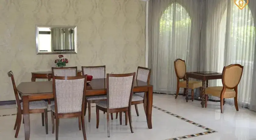 Дубай: Keys Please Holiday Homes- Private Beach Villa B Frond