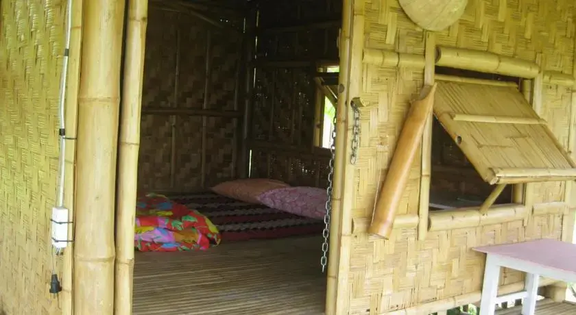 Дой-Сакет: Atfield Resort