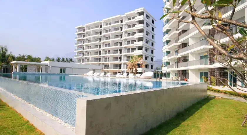 Сам-Рои-Йот: The Sea Condo @Pranburi
