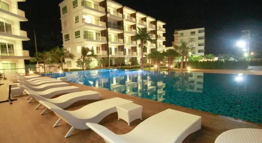 Сам-Рои-Йот: The Sea Condo @Pranburi