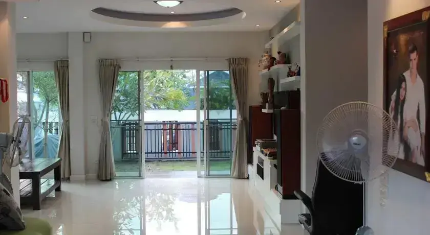 Сансай: Sky House