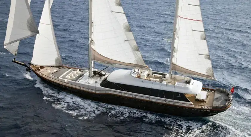 Mega Yacht Infinity — фото 1
