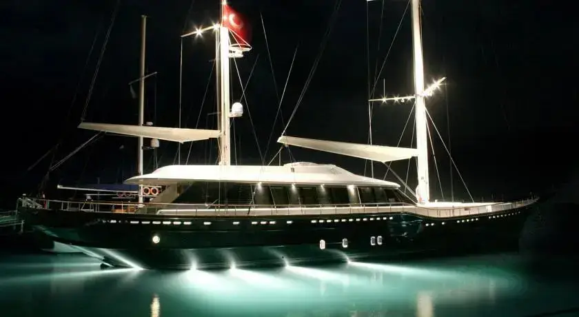 Бодрум: Mega Yacht Infinity