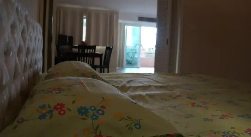 Паттайя: Pratumnak Executive Apartment