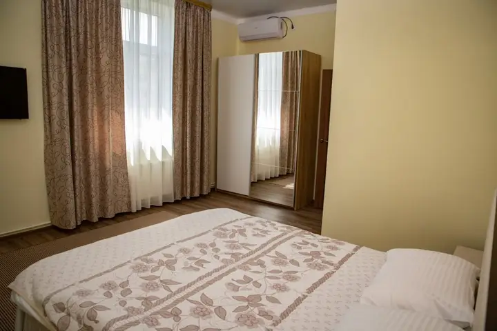 Феодосия: Relaksfeo Kruglogodichnyj Guest House