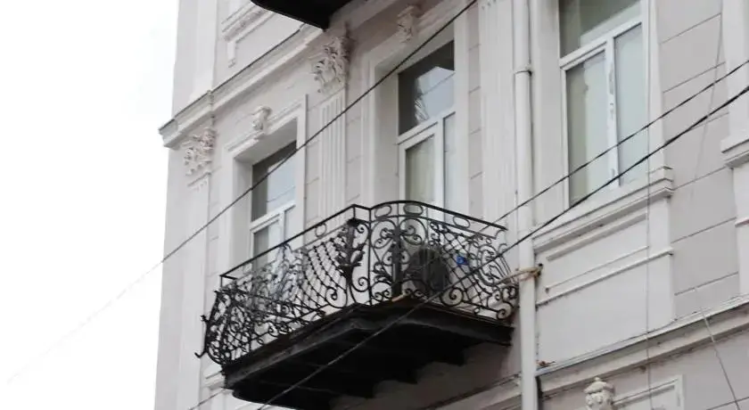 Тбилиси: Tabidze Apartment