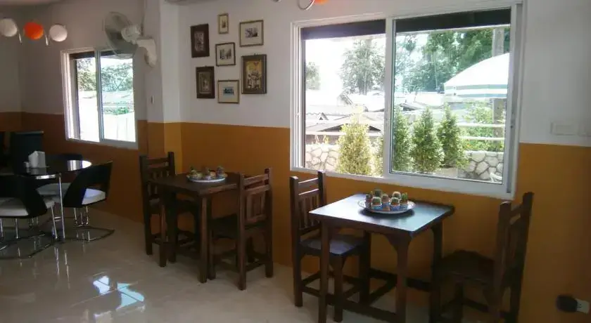 Муанг: Mais Guesthouse & Coffee Shop