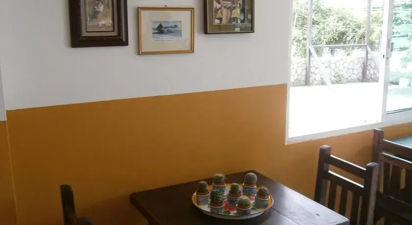 Муанг: Mais Guesthouse & Coffee Shop