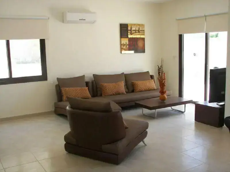 Куклия: Davina Villa