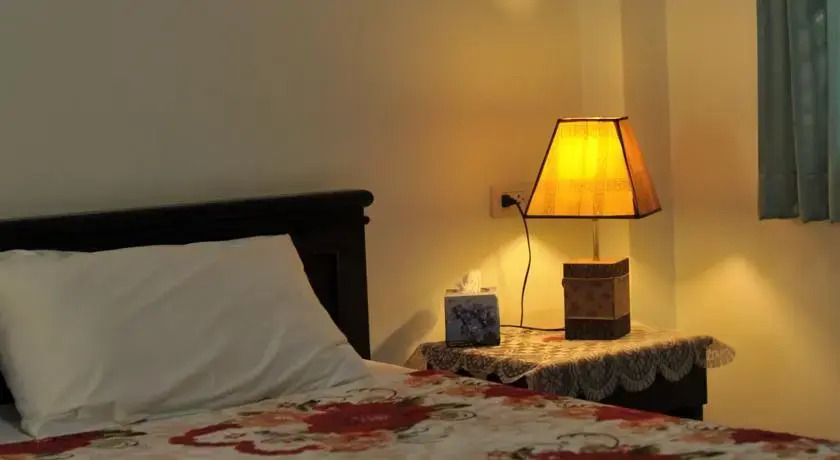 Муанг: Karon Thira Guesthouse