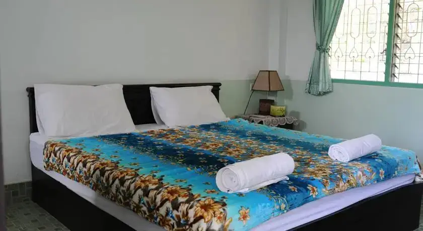 Муанг: Karon Thira Guesthouse