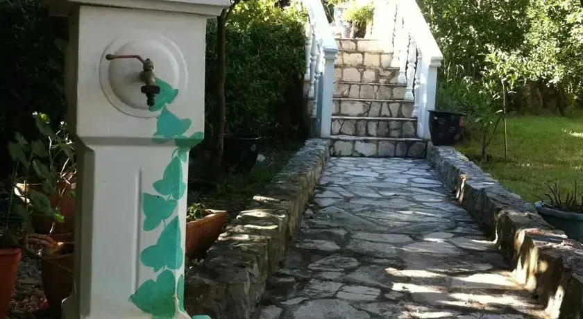Бар: Holiday Home French Villa