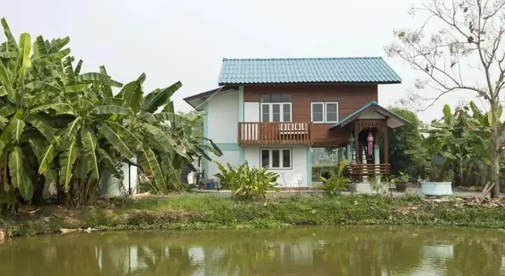 Дой-Сакет: Traditional Thai Teakwoodhouse
