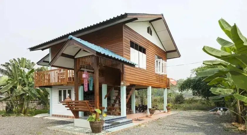 Дой-Сакет: Traditional Thai Teakwoodhouse