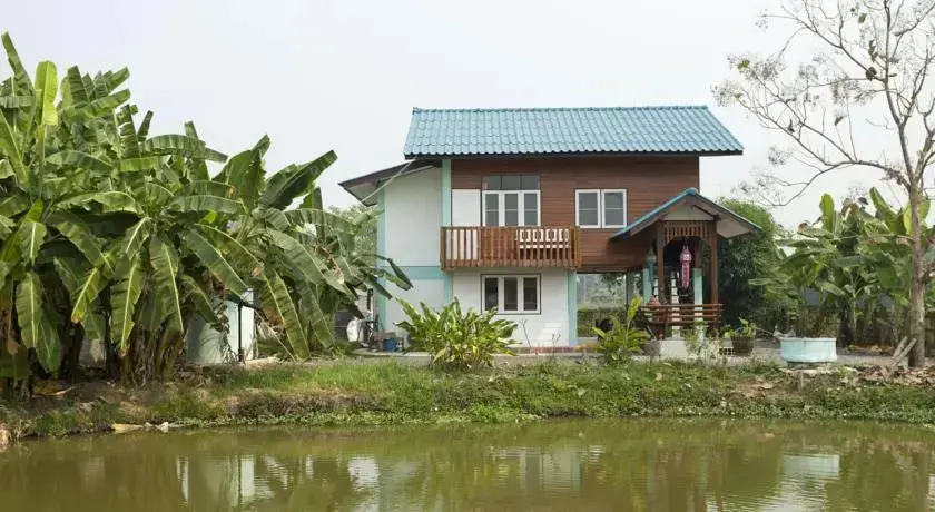Дой-Сакет: Traditional Thai Teakwoodhouse