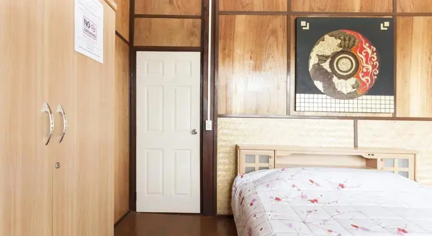 Дой-Сакет: Traditional Thai Teakwoodhouse