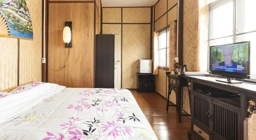 Дой-Сакет: Traditional Thai Teakwoodhouse
