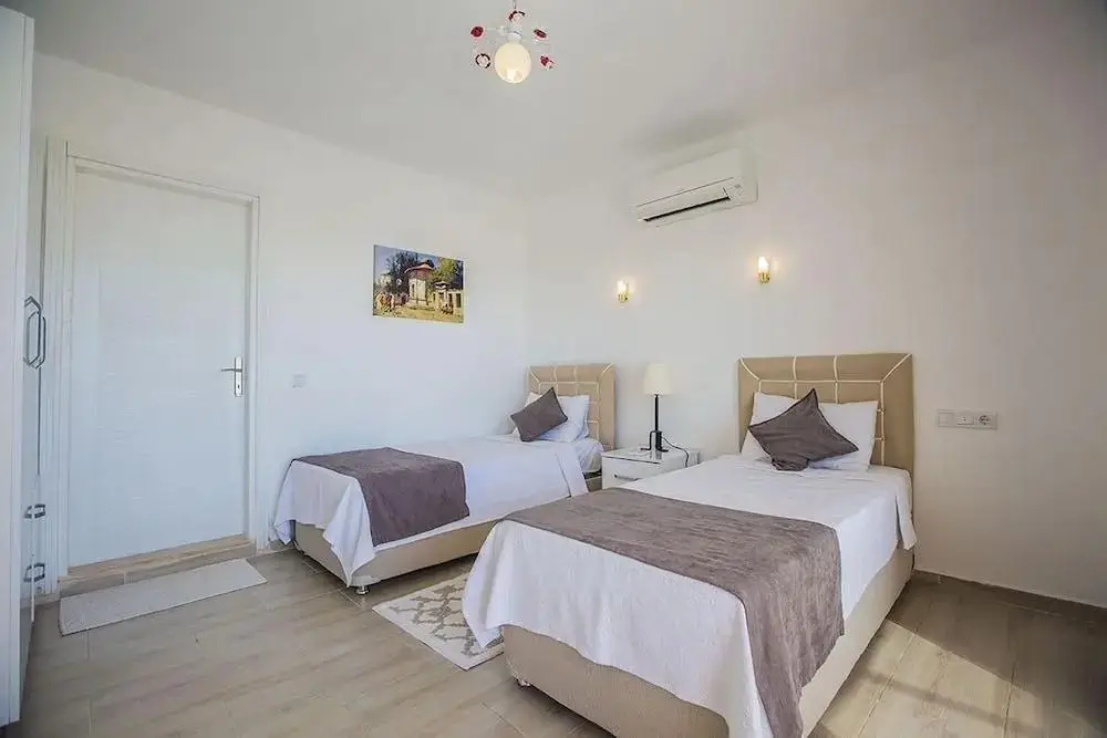 Исламлар: Villa Nar