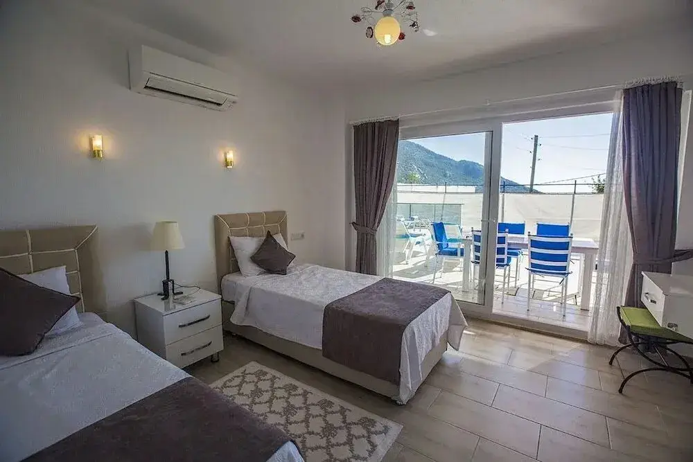 Исламлар: Villa Nar