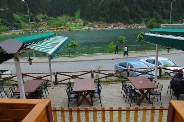 Узунгёль: Kiyi Motel & Cafe