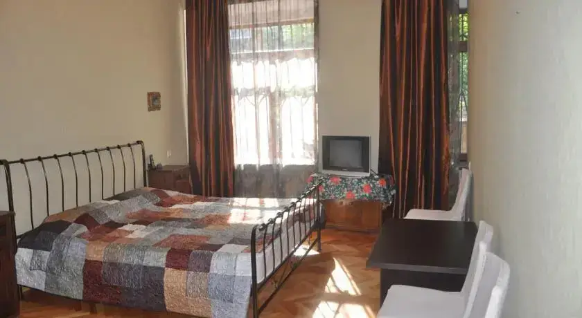 Тбилиси: Apartment at Gorkogo street
