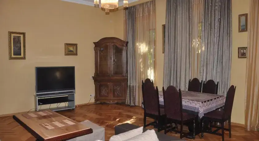 Тбилиси: Apartment at Gorkogo street