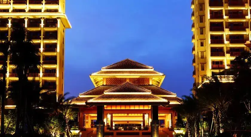 Sanya Bay Guest House All Suites Hotel — фото 1