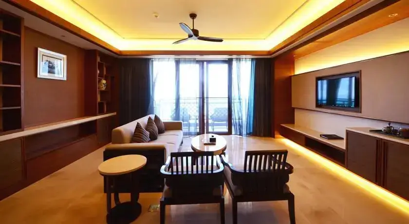 Санья: Sanya Bay Guest House All Suites Hotel