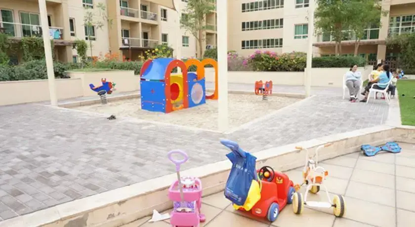 Дубай: Keys Please Holiday Homes - Greens Apartment