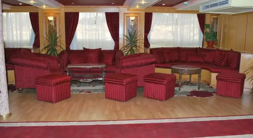 Луксор: El Amira Dahabiya