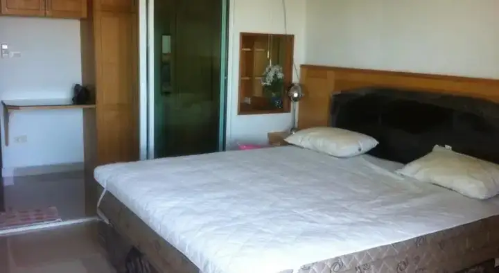 Паттайя: Malinitour Apartments