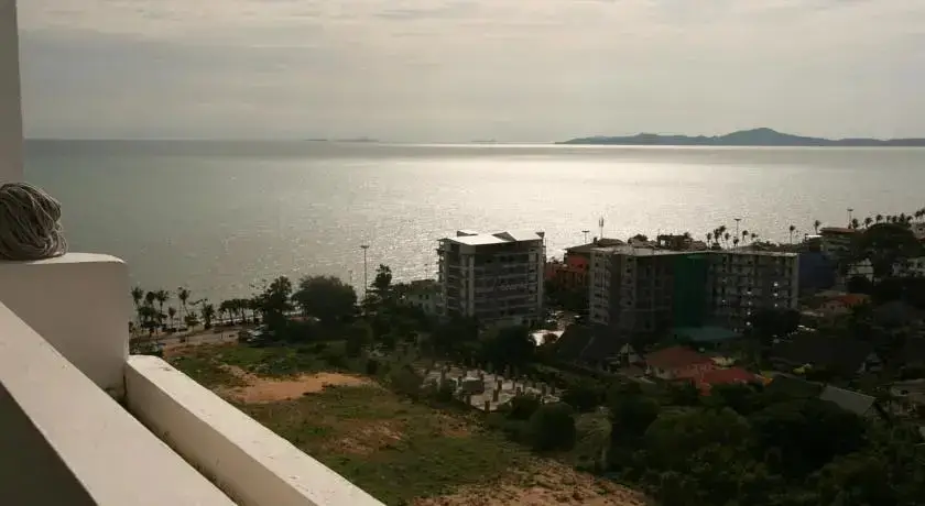 Паттайя: Malinitour Apartments