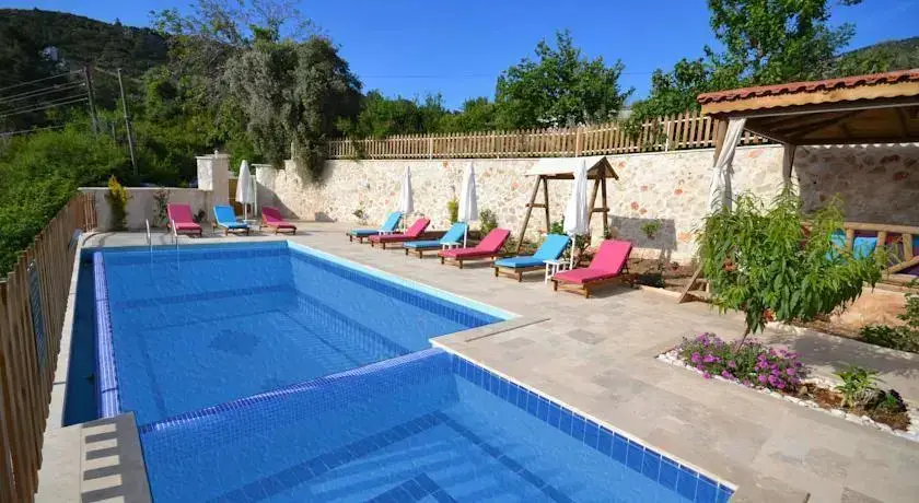 Исламлар: Villa Kelebek Öz