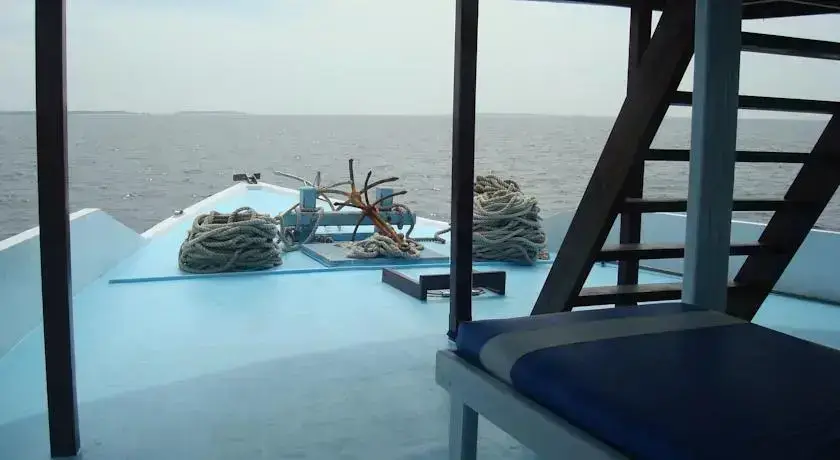 Хулуле: Mv Aisha
