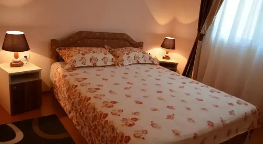 Сутоморе: Apartments Anna
