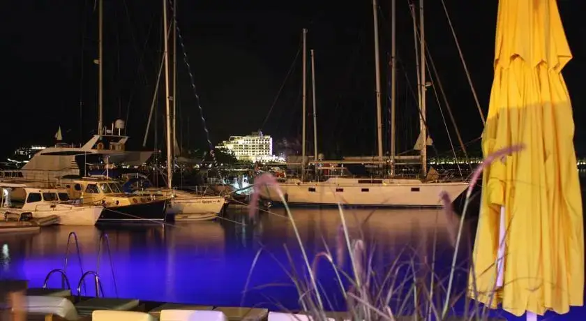 Мармарис: Ella Pansiyon Restaurant Yacht Club