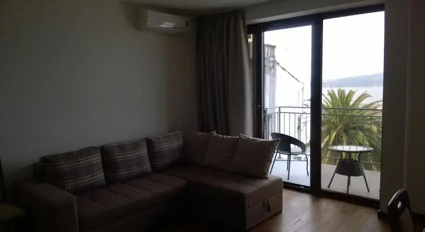 Тиват: Apartments Ariosa