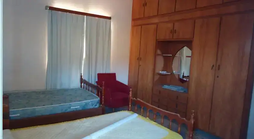 Какопетрия: Zorpides House