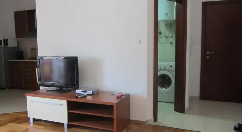 Бар: Downtown Studio Apartment