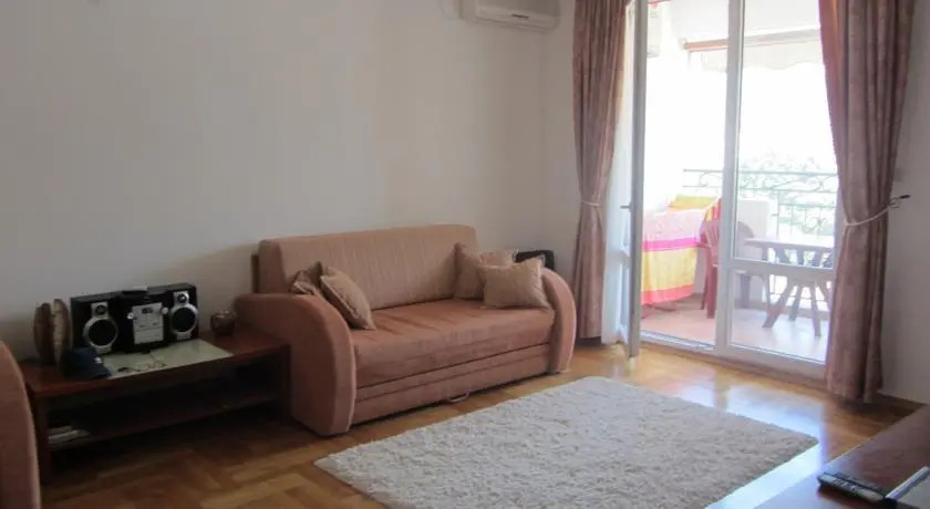 Бар: Downtown Studio Apartment