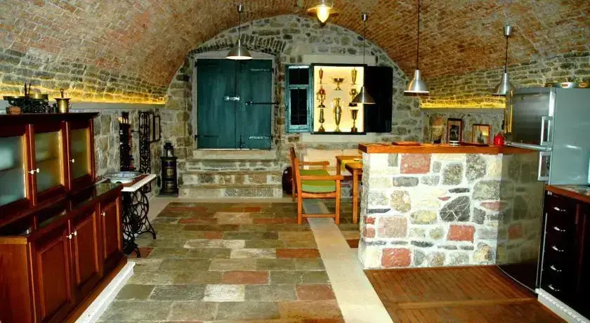 Херцег-Нови: Stone Villa