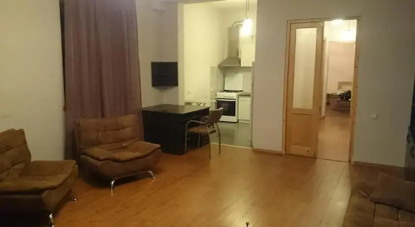 Тбилиси: Apartment with Garden