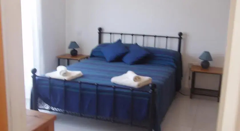 Пафос: Universal Apartment