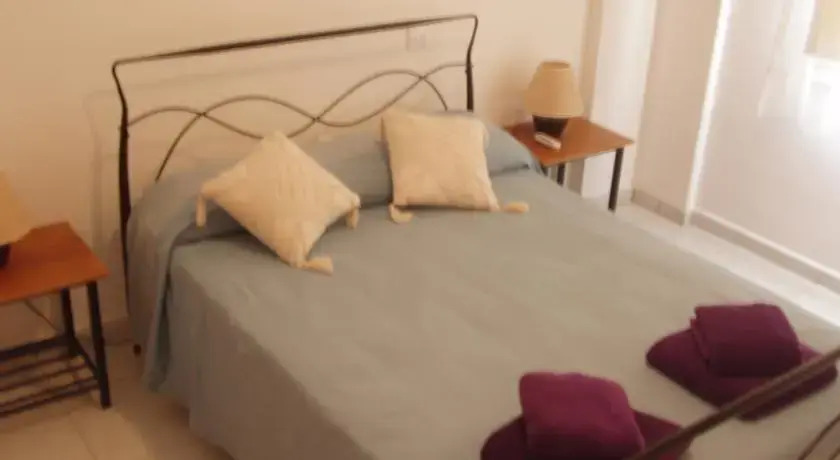 Пафос: Universal Apartment