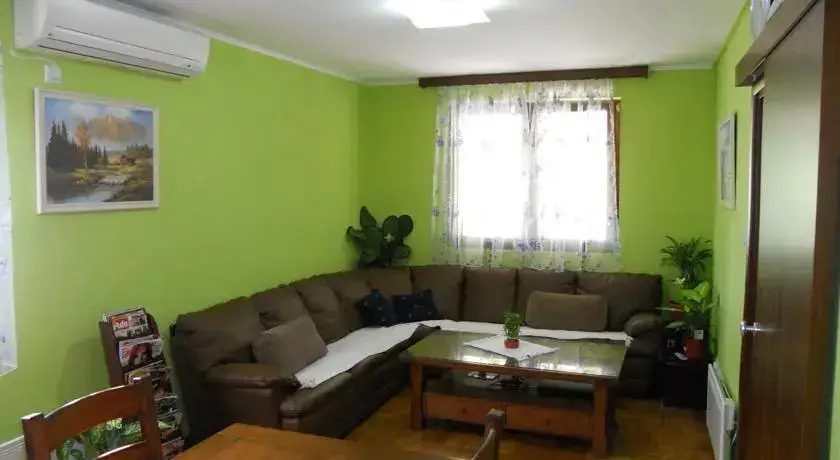 Тиват: Apartment Family