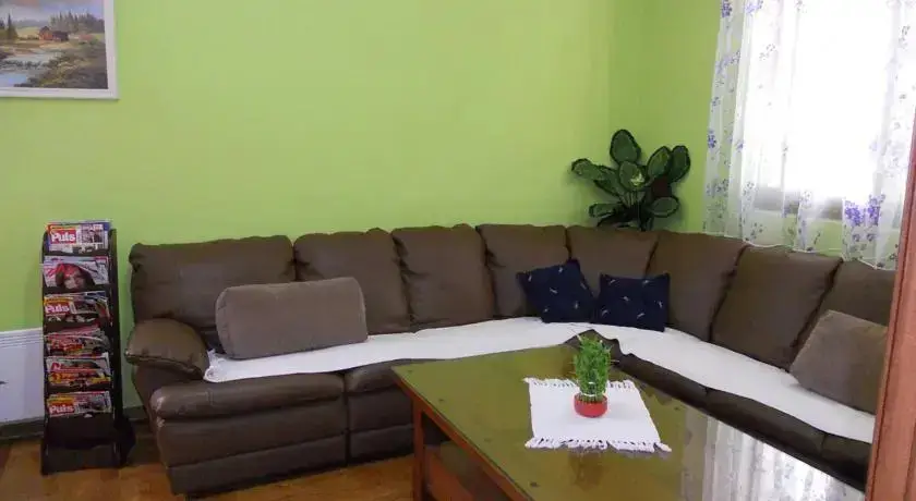 Тиват: Apartment Family