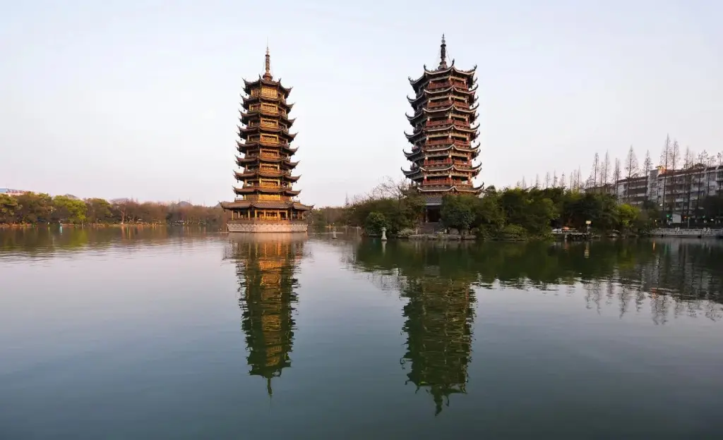 Гуйлинь: Guilin Little Alley Youth Inn