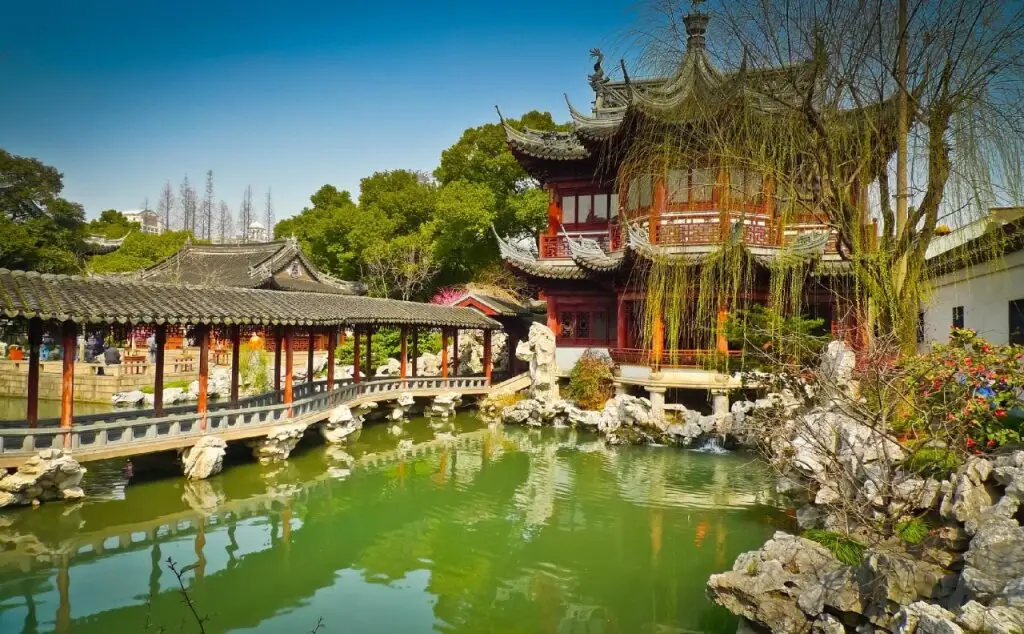 Шанхай: Fairyland - Shanghai New International Expo Center Yanggao South Road Metro Station