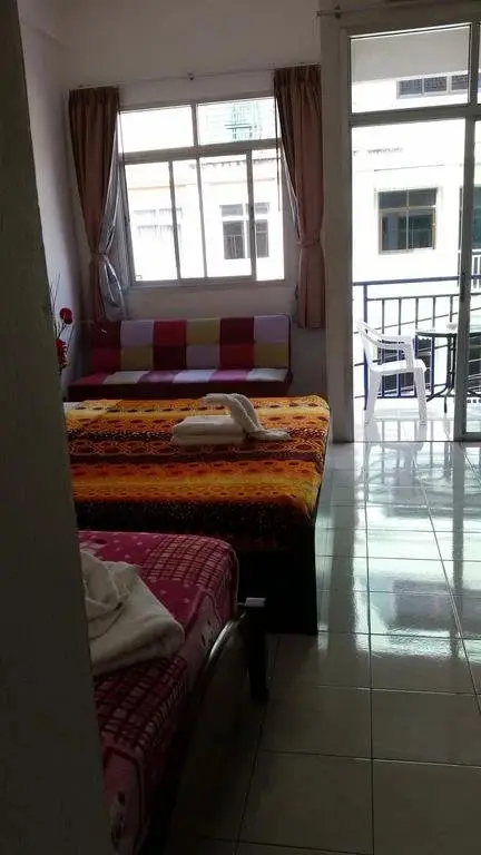 Кату: Lee Guesthouse And Massage