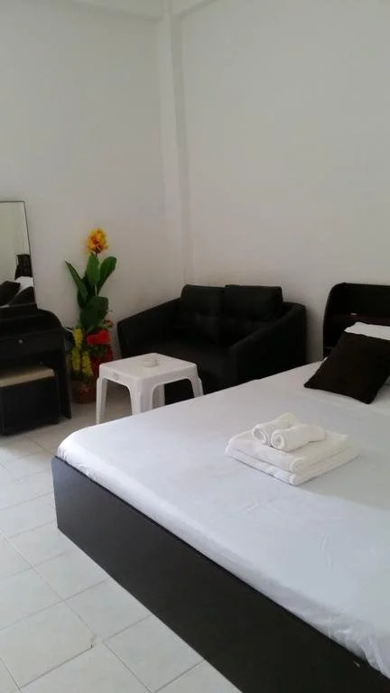 Кату: Lee Guesthouse And Massage
